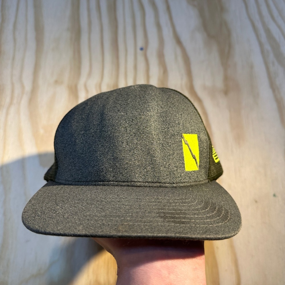 Flexfit Mens Gray Olive Green Mesh Trucker Hat S-M Neon Logo Flag